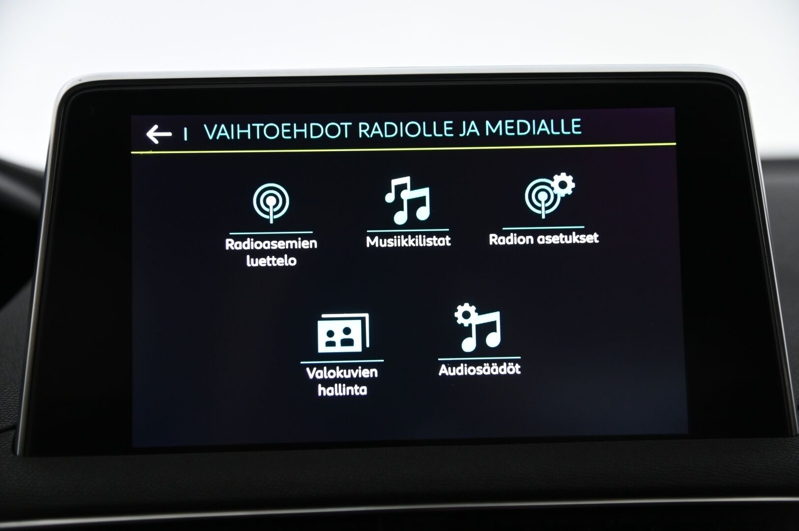 Peugeot 3008 2020 GT Hybrid4 300 EAT8-aut *Webasto / P.Kamera / ACC / LED / Navi*