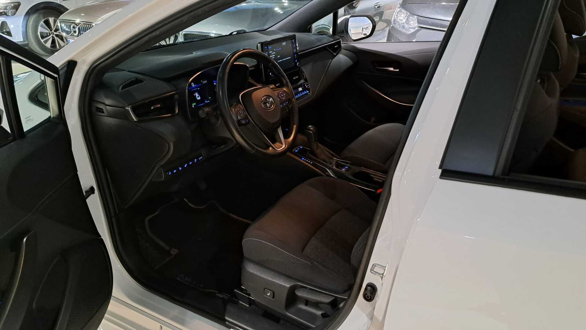 Toyota Corolla 2019 Touring Sports 1,8 Hybrid Style * Acc / Lohkolämmitin / P-Kamera  / Ratinlämmitin * - 2x Renkaat ja vanteet - HULLUT AVAJAISHULINAT KORKOTARJOUS 3,29 %