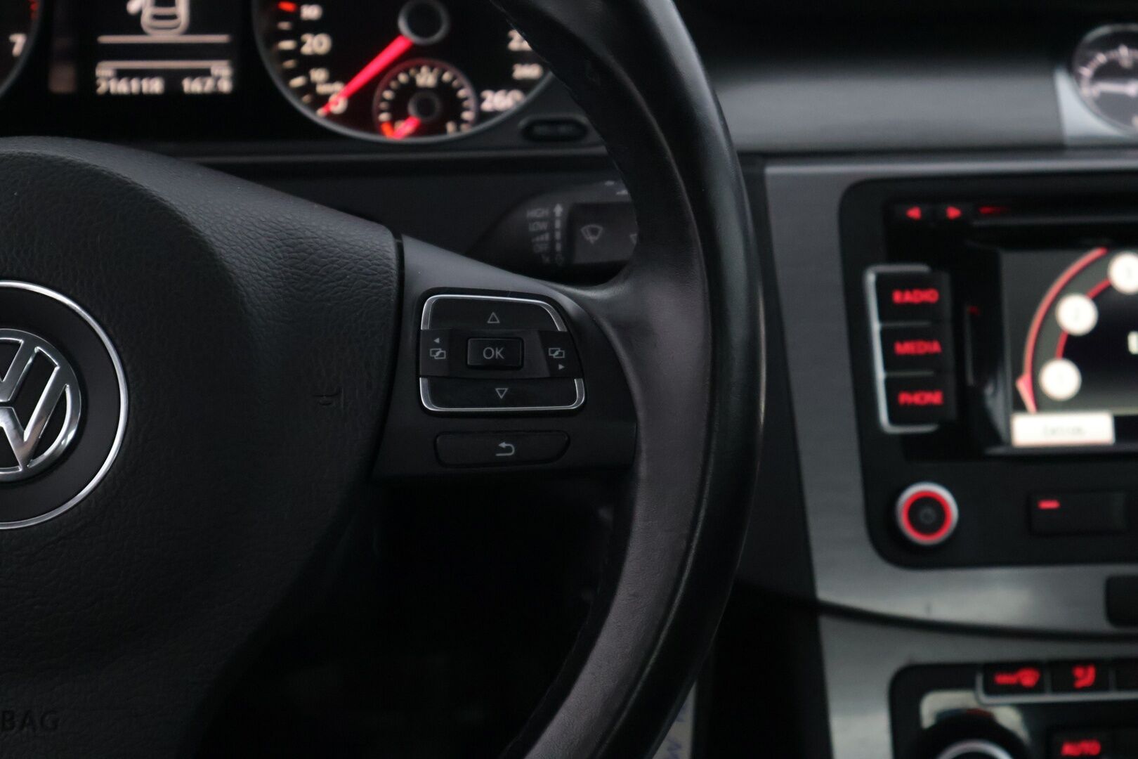Volkswagen Passat 2011 Sedan Comfortline 1,8 TSI 118 kW (160 hv) * / Myydään huutokaupat.comissa! / Vakkari / Webasto / Koukku / Kahdet renkaat / * - Myydään huutokaupat comissa!