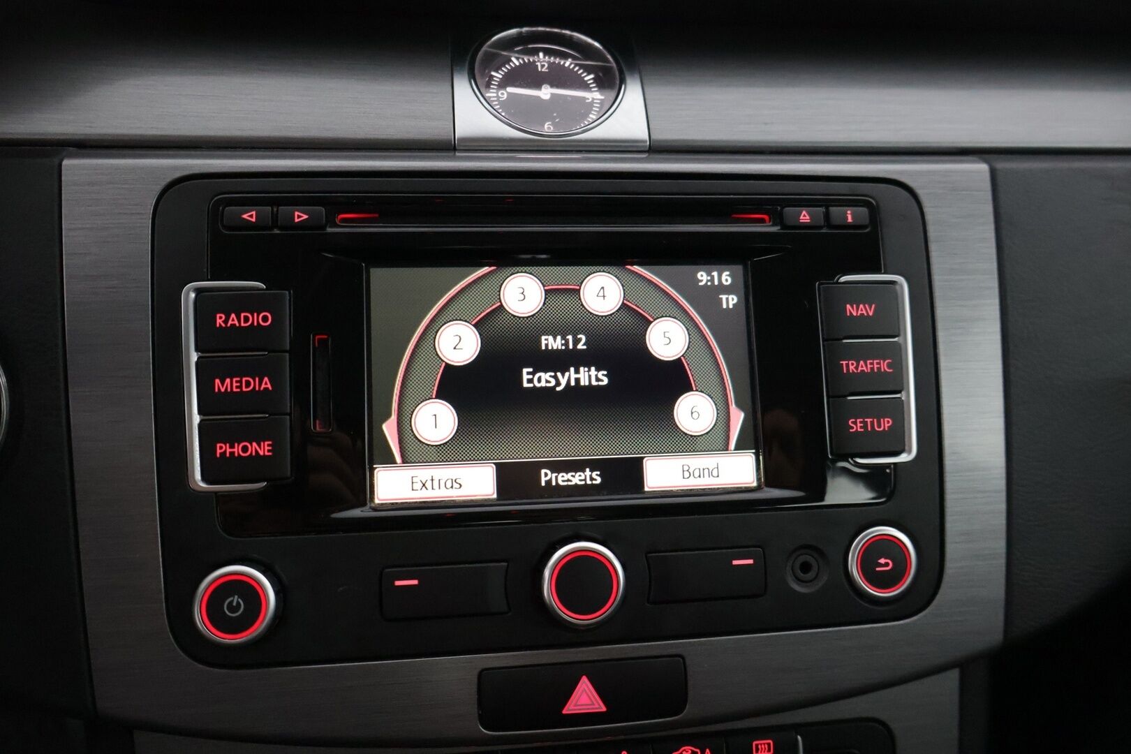 Volkswagen Passat 2011 Sedan Comfortline 1,8 TSI 118 kW (160 hv) * / Myydään huutokaupat.comissa! / Vakkari / Webasto / Koukku / Kahdet renkaat / * - Myydään huutokaupat comissa!