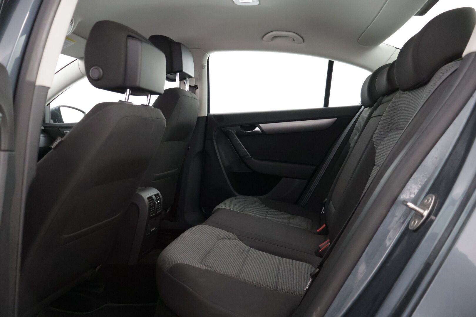 Volkswagen Passat 2011 Sedan Comfortline 1,8 TSI 118 kW (160 hv) * / Myydään huutokaupat.comissa! / Vakkari / Webasto / Koukku / Kahdet renkaat / * - Myydään huutokaupat comissa!