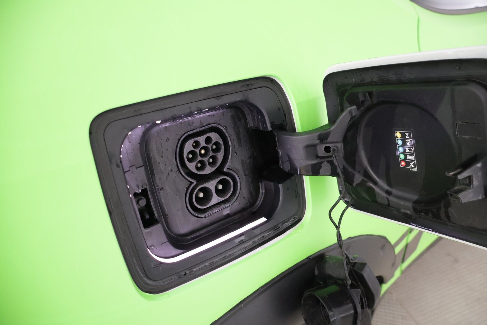 BMW i3 2019 120Ah *ILP / Vakkari / BC alusta / LED / P-kamera / Navi* - *2x renkaat 19" vanteilla / Saatavilla Bilar-Turva / Näyttävä!* - HULLU BLACKWEEK KORKOTARJOUS 2,49%