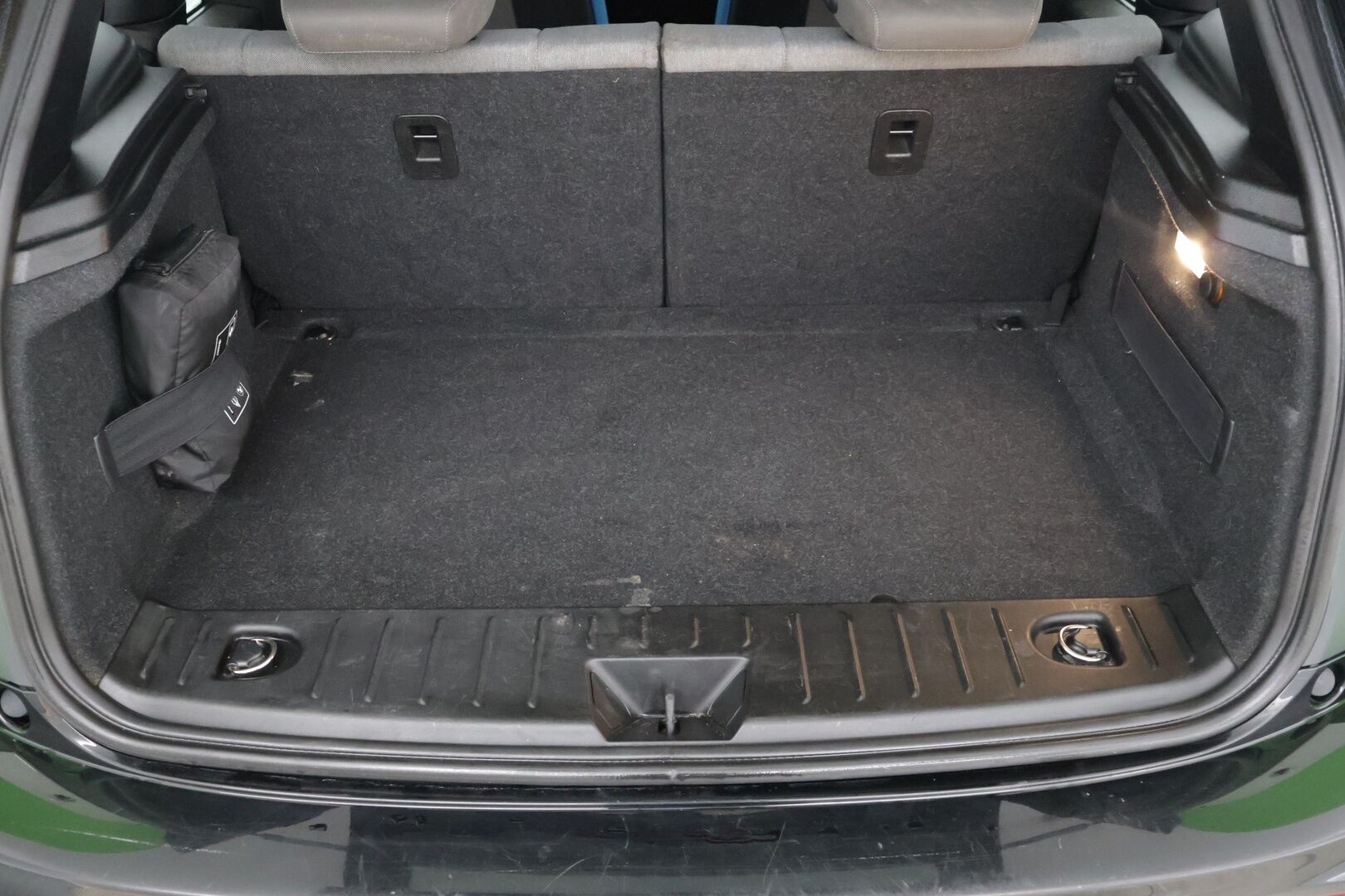 BMW i3 2019 120Ah *ILP / Vakkari / BC alusta / LED / P-kamera / Navi* - *2x renkaat 19" vanteilla / Saatavilla Bilar-Turva / Näyttävä!* - HULLU BLACKWEEK KORKOTARJOUS 2,49%