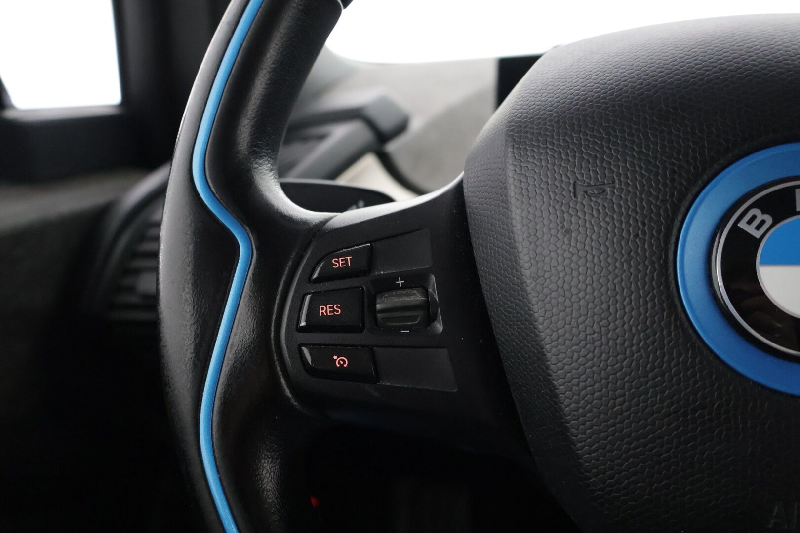 BMW i3 2019 120Ah *ILP / Vakkari / BC alusta / LED / P-kamera / Navi* - *2x renkaat 19" vanteilla / Saatavilla Bilar-Turva / Näyttävä!* - HULLU BLACKWEEK KORKOTARJOUS 2,49%