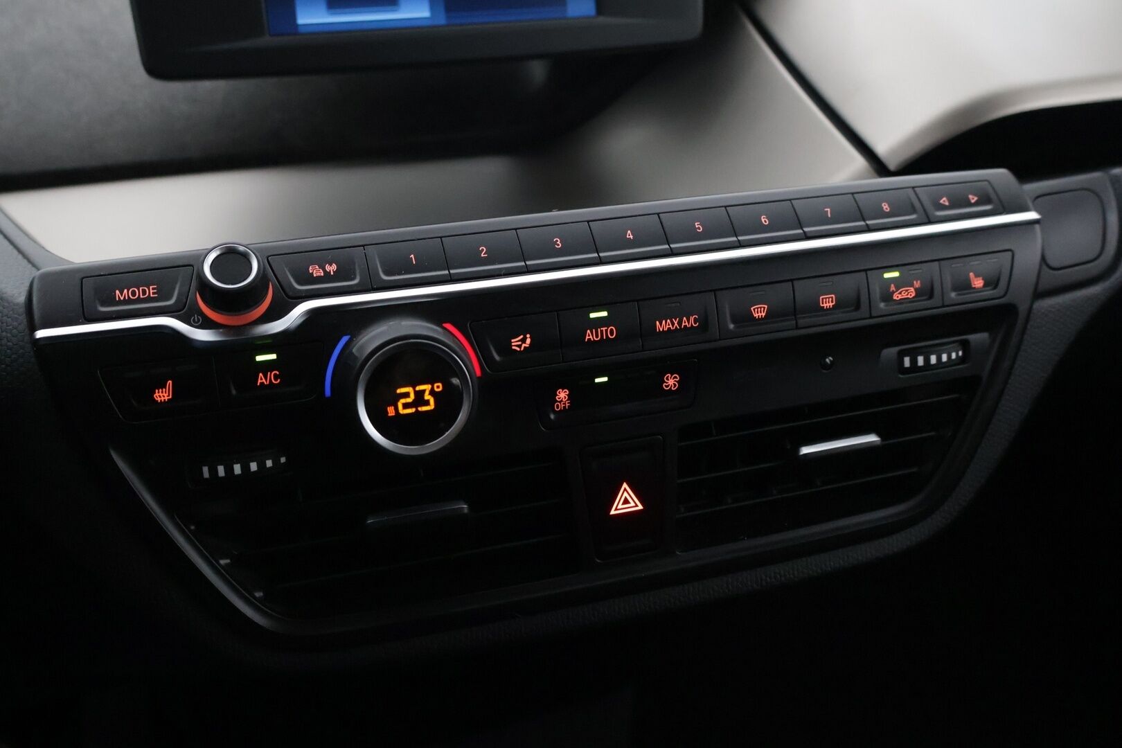 BMW i3 2019 120Ah *ILP / Vakkari / BC alusta / LED / P-kamera / Navi* - *2x renkaat 19" vanteilla / Saatavilla Bilar-Turva / Näyttävä!* - HULLU BLACKWEEK KORKOTARJOUS 2,49%