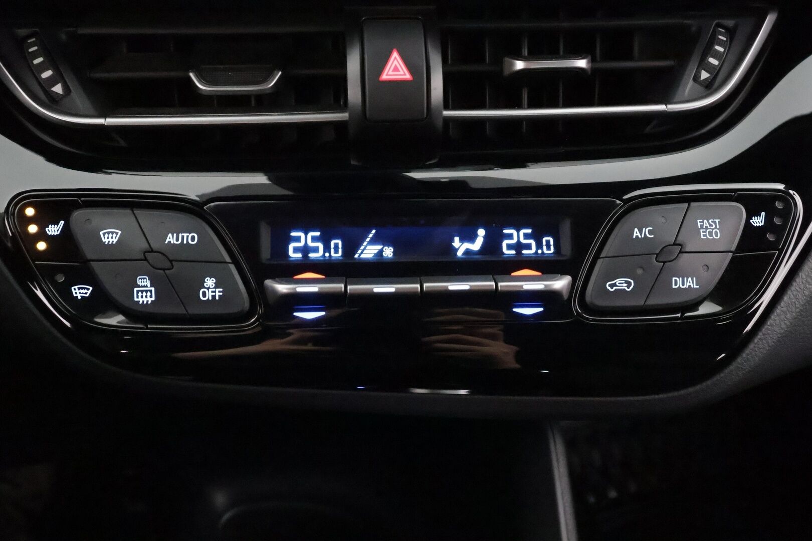Toyota C-HR 2022 1,8 Hybrid Active - ACC | LED | P.Kamera | Kaistavahti | Navi | Keyless 