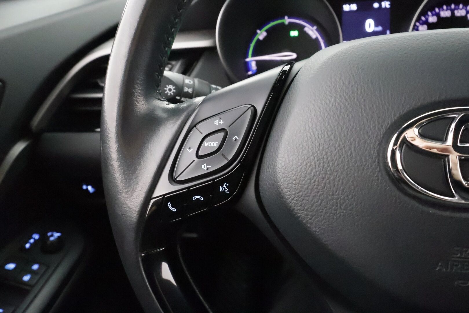 Toyota C-HR 2022 1,8 Hybrid Active * ACC / LED / P.Kamera / Kaistavahti / Navi / Keyless * - Suomi-auto / Kahdet renkaat - HULLUT AVAJAISHULINAT KORKOTARJOUS 3,29 %