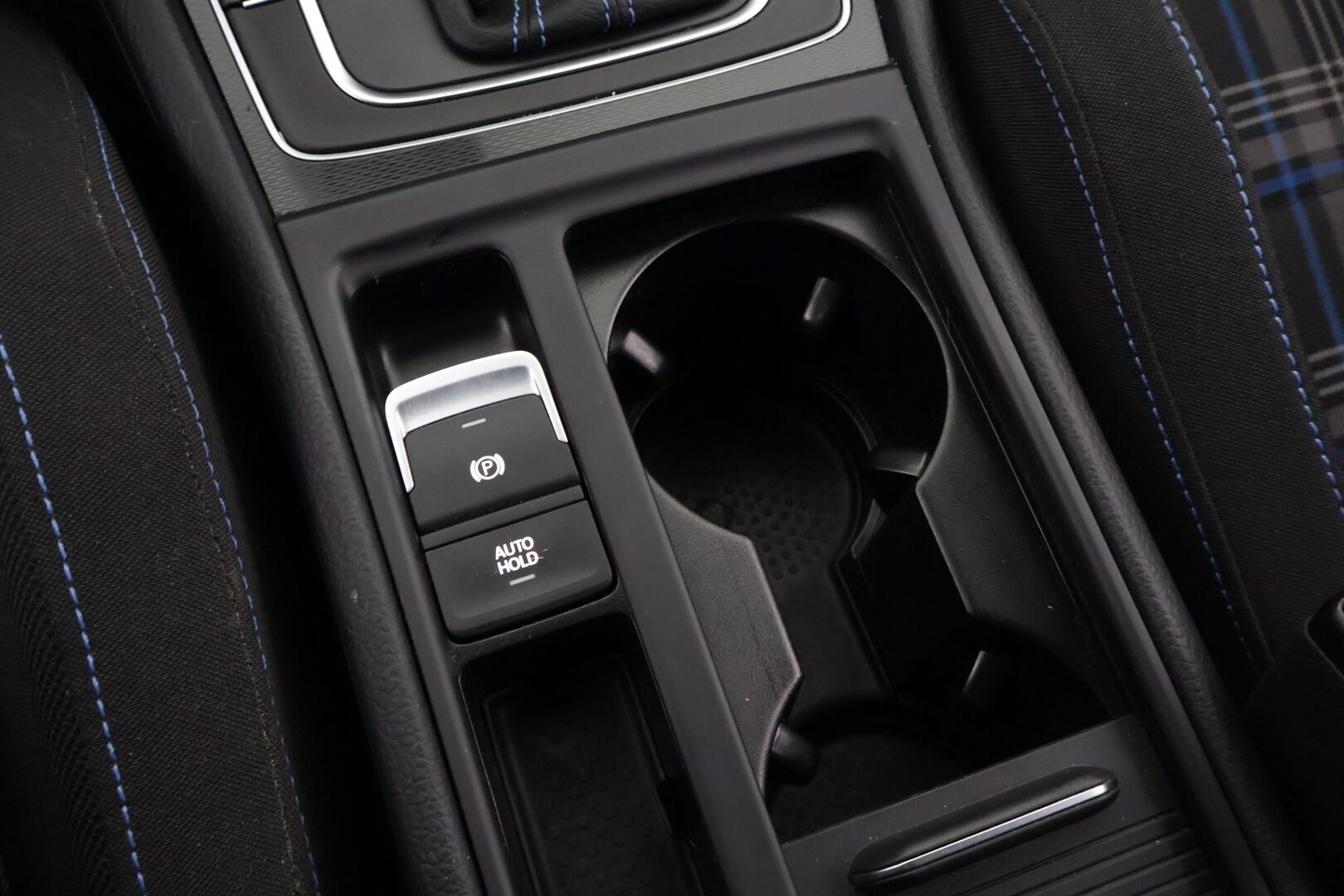 Volkswagen Golf 2015 GTE Plug-In Hybrid 150 kW (204 hv) DSG-automaatti *Adapt. Vakkari / Webasto / P-kamera / BLIS / Sporttipenkit / Navi* - *JAKOPÄÄ TEHTY 03/25* / 2x renkaat aluvanteilla / LED-valot