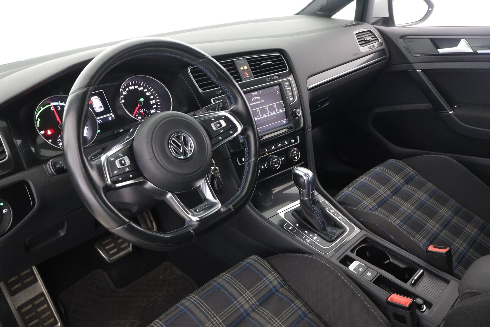 Volkswagen Golf 2015 GTE Plug-In Hybrid 150 kW (204 hv) DSG-automaatti *Adapt. Vakkari / Webasto / P-kamera / BLIS / Sporttipenkit / Navi* - *JAKOPÄÄ TEHTY 03/25* / 2x renkaat aluvanteilla / LED-valot