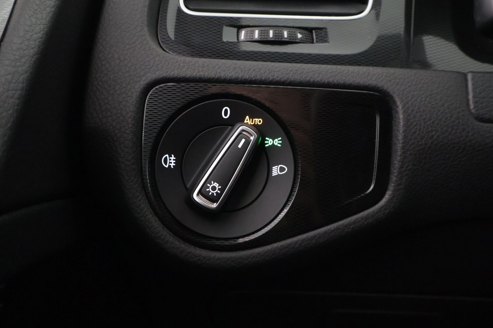 Volkswagen Golf 2015 GTE Plug-In Hybrid 150 kW (204 hv) DSG-automaatti *Adapt. Vakkari / Webasto / P-kamera / BLIS / Sporttipenkit / Navi* - *JAKOPÄÄ TEHTY 03/25* / 2x renkaat aluvanteilla / LED-valot