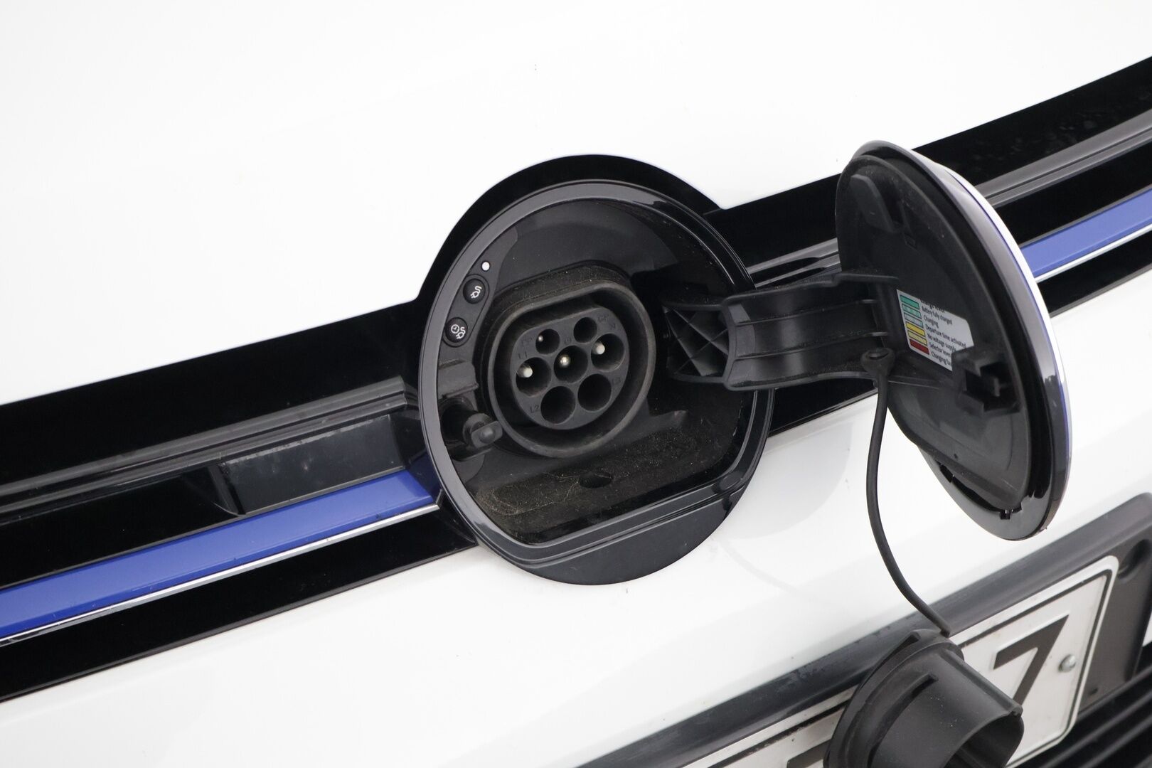 Volkswagen Golf 2015 GTE Plug-In Hybrid 150 kW (204 hv) DSG-automaatti *Adapt. Vakkari / Webasto / P-kamera / BLIS / Sporttipenkit / Navi* - *JAKOPÄÄ TEHTY 03/25* / 2x renkaat aluvanteilla / LED-valot