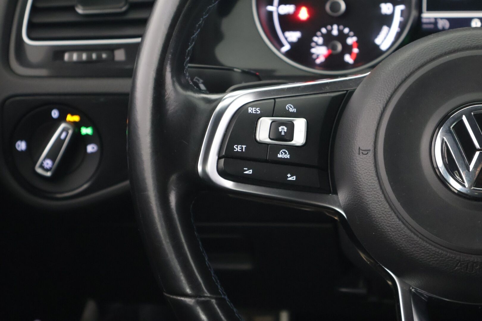 Volkswagen Golf 2015 GTE Plug-In Hybrid 150 kW (204 hv) DSG-automaatti *Adapt. Vakkari / Webasto / P-kamera / BLIS / Sporttipenkit / Navi* - *JAKOPÄÄ TEHTY 03/25* / 2x renkaat aluvanteilla / LED-valot