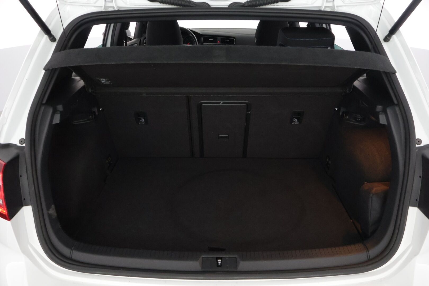 Volkswagen Golf 2015 GTE Plug-In Hybrid 150 kW (204 hv) DSG-automaatti *Adapt. Vakkari / Webasto / P-kamera / BLIS / Sporttipenkit / Navi* - *JAKOPÄÄ TEHTY 03/25* / 2x renkaat aluvanteilla / LED-valot