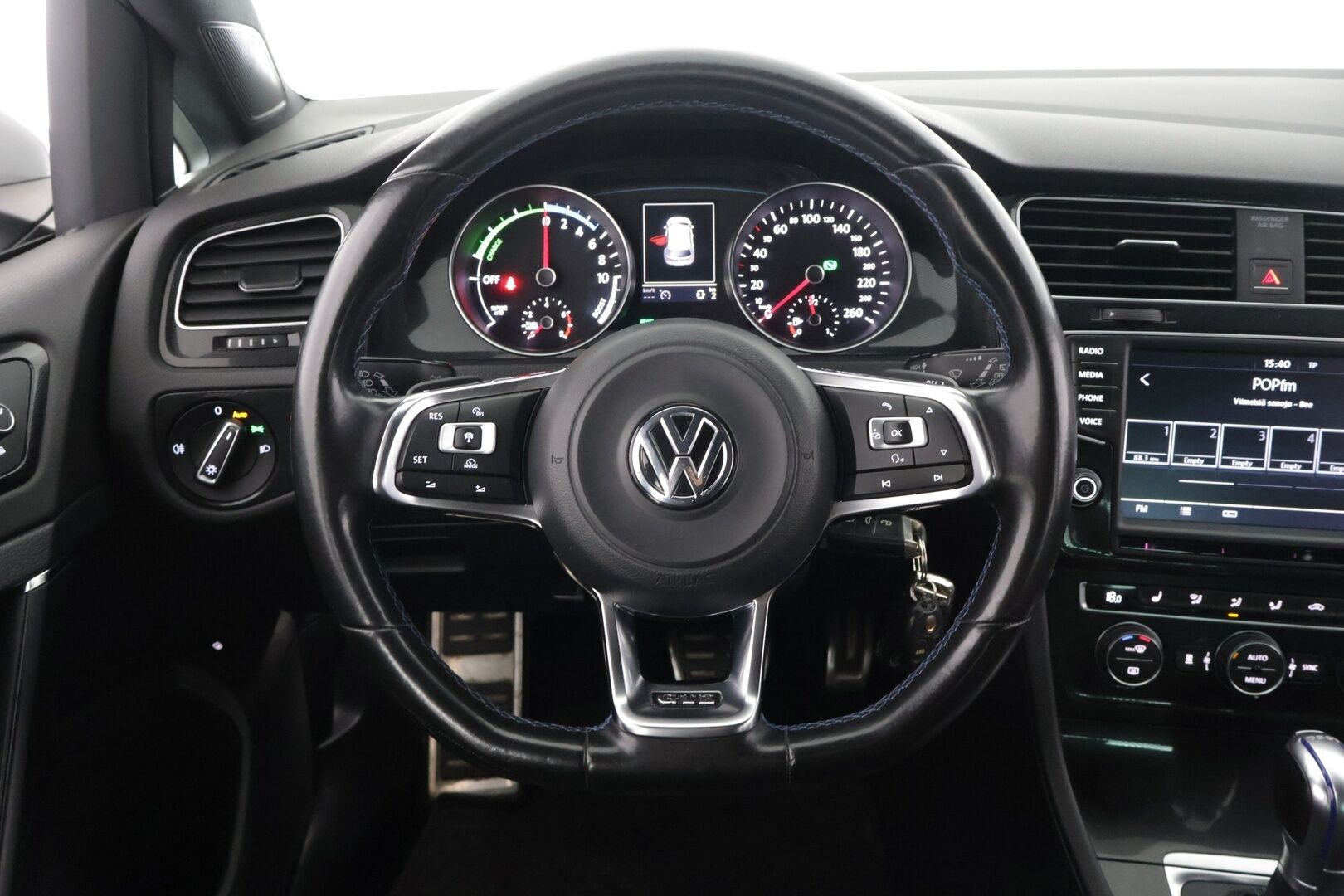 Volkswagen Golf 2015 GTE Plug-In Hybrid 150 kW (204 hv) DSG-automaatti *Adapt. Vakkari / Webasto / P-kamera / BLIS / Sporttipenkit / Navi* - *JAKOPÄÄ TEHTY 03/25* / 2x renkaat aluvanteilla / LED-valot
