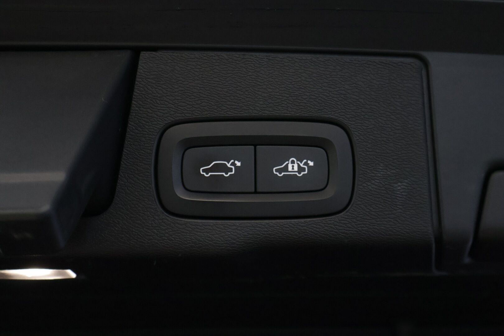 Volvo XC60 2022 T8 AWD Long Range Polestar Engineered Edition aut - | Harman&Kardon | Panoraama | 360-Kamera | Pilot Assist | ACC | Muistipenkki | Nahkasisusta | Vetokoukku | Apple&Android | Navi | 