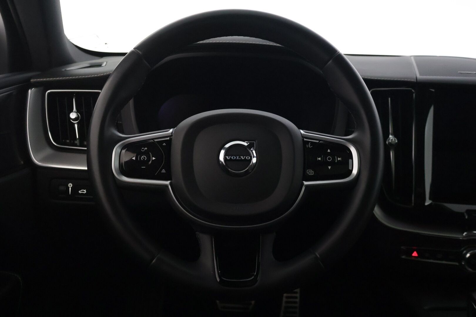 Volvo XC60 2022 T8 AWD Long Range Polestar Engineered Edition aut - | Harman&Kardon | Panoraama | 360-Kamera | Pilot Assist | ACC | Muistipenkki | Nahkasisusta | Vetokoukku | Apple&Android | Navi | 