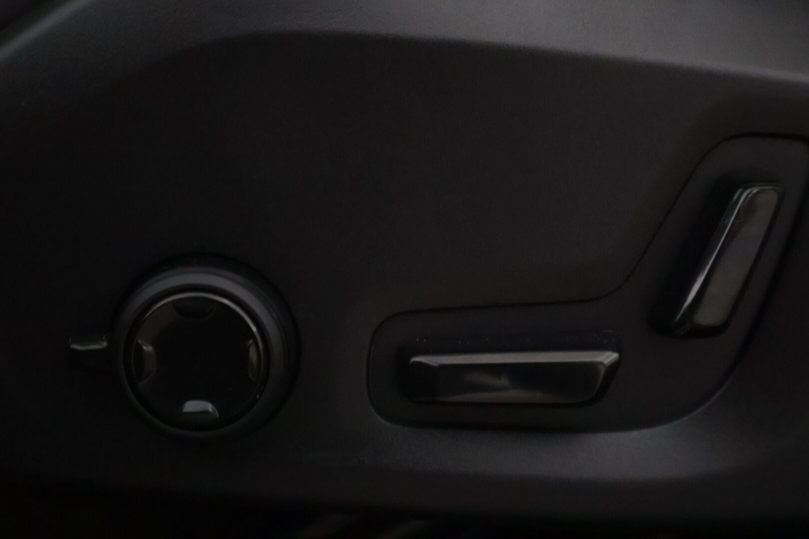 Volvo XC60 2022 T8 AWD Long Range Polestar Engineered Edition aut - | Harman&Kardon | Panoraama | 360-Kamera | Pilot Assist | ACC | Muistipenkki | Nahkasisusta | Vetokoukku | Apple&Android | Navi | 