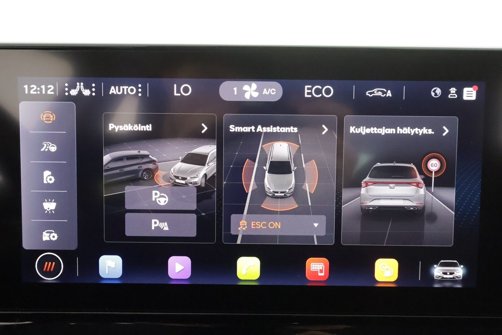 Seat Leon Sportstourer 2021 1,4 PHEV 204 eHybrid FR DSG * ACC / LED / P.Kamera / Navi / Kaistavahti / Digimittaristo / Koukku * - 2x Latauskaapelit / Kahdet renkaat