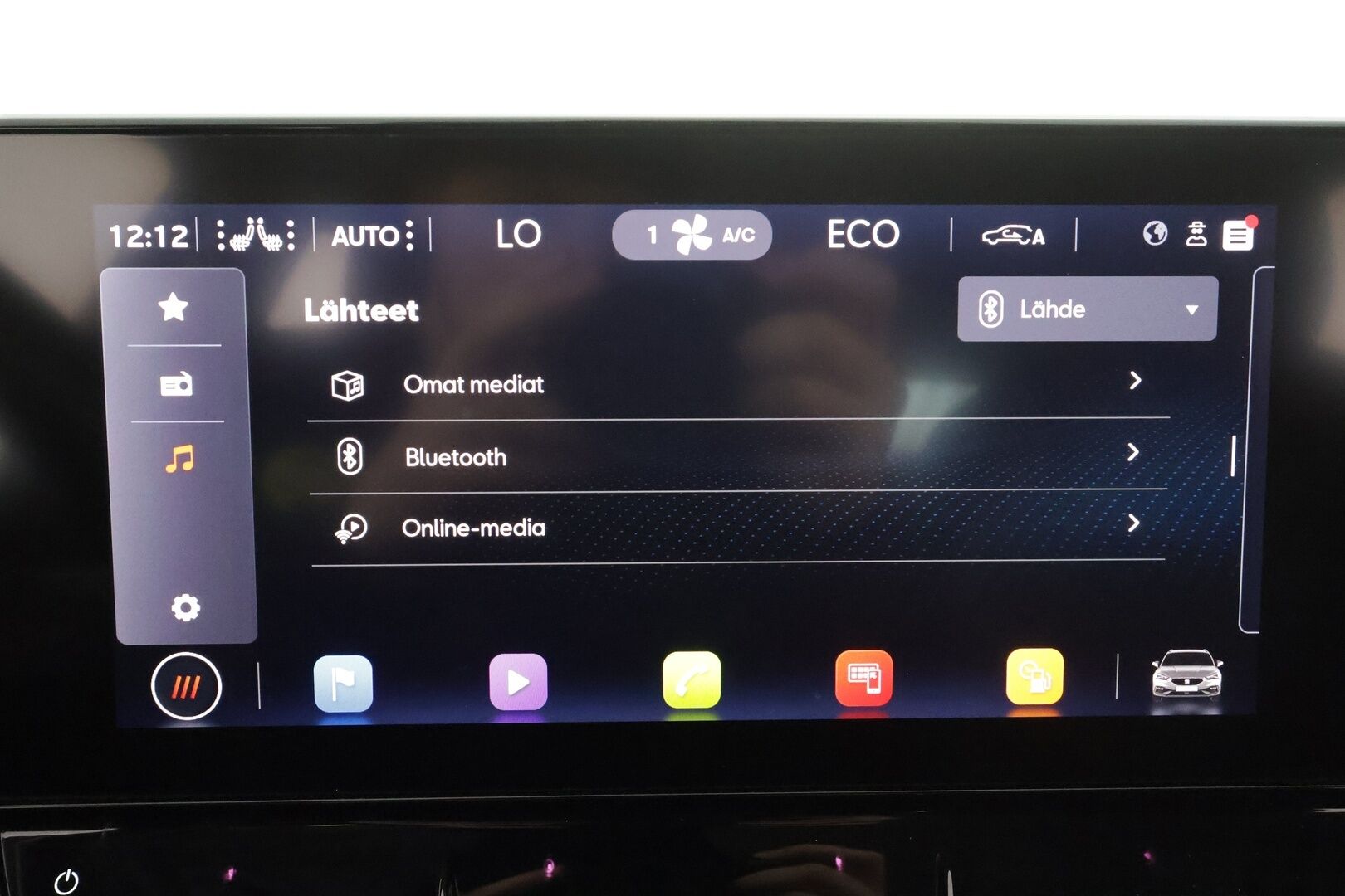 Seat Leon Sportstourer 2021 1,4 PHEV 204 eHybrid FR DSG * ACC / LED / P.Kamera / Navi / Kaistavahti / Digimittaristo / Koukku * - 2x Latauskaapelit / Kahdet renkaat