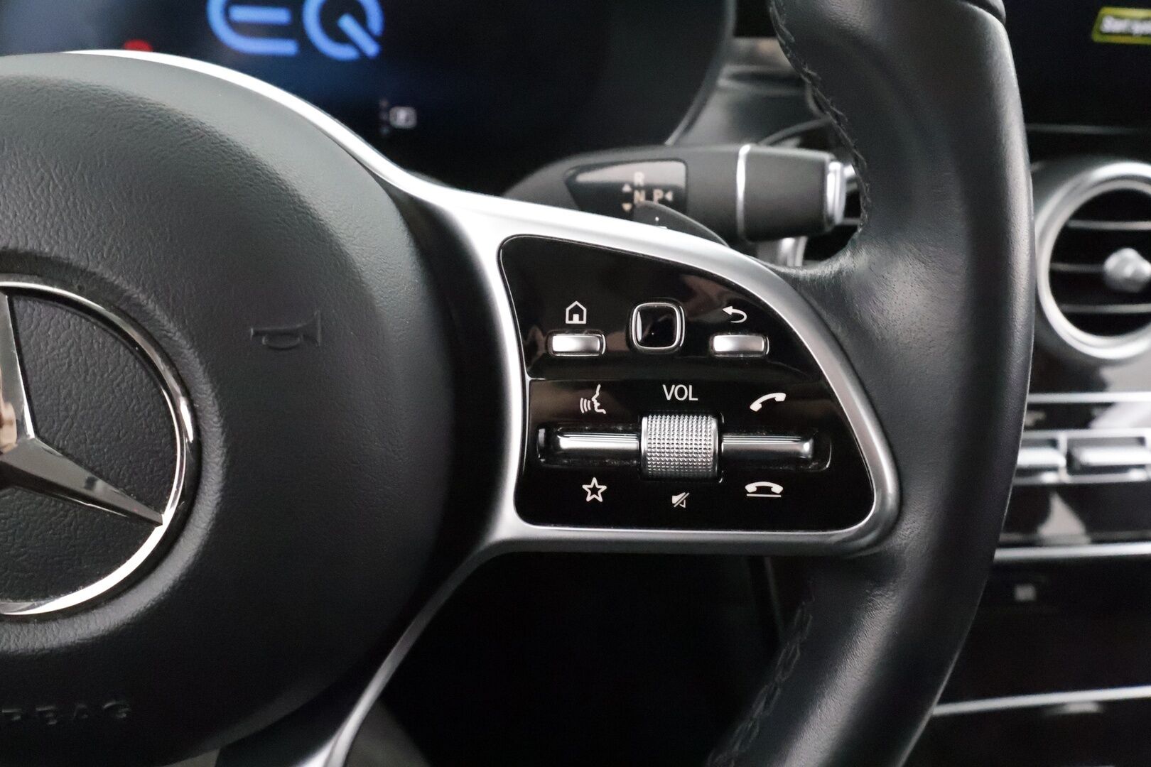 Mercedes-Benz GLC 2022 300 e 4MATIC A Business * Distronic Plus / Polttoainekäyttöinen lämmitin / LED / P.Kamera / Sporttipenkit / Navi * - 1.Om Suomi-auto / Kahdet renkaat / Koti & kauppalaturi