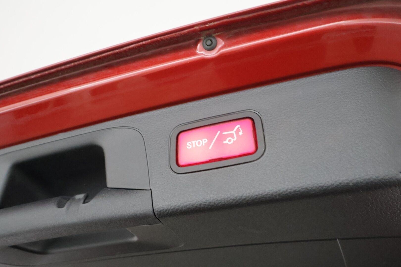 Mercedes-Benz GLC 2022 300 e 4MATIC A Business * Distronic Plus / Polttoainekäyttöinen lämmitin / LED / P.Kamera / Sporttipenkit / Navi * - 1.Om Suomi-auto / Kahdet renkaat / Koti & kauppalaturi