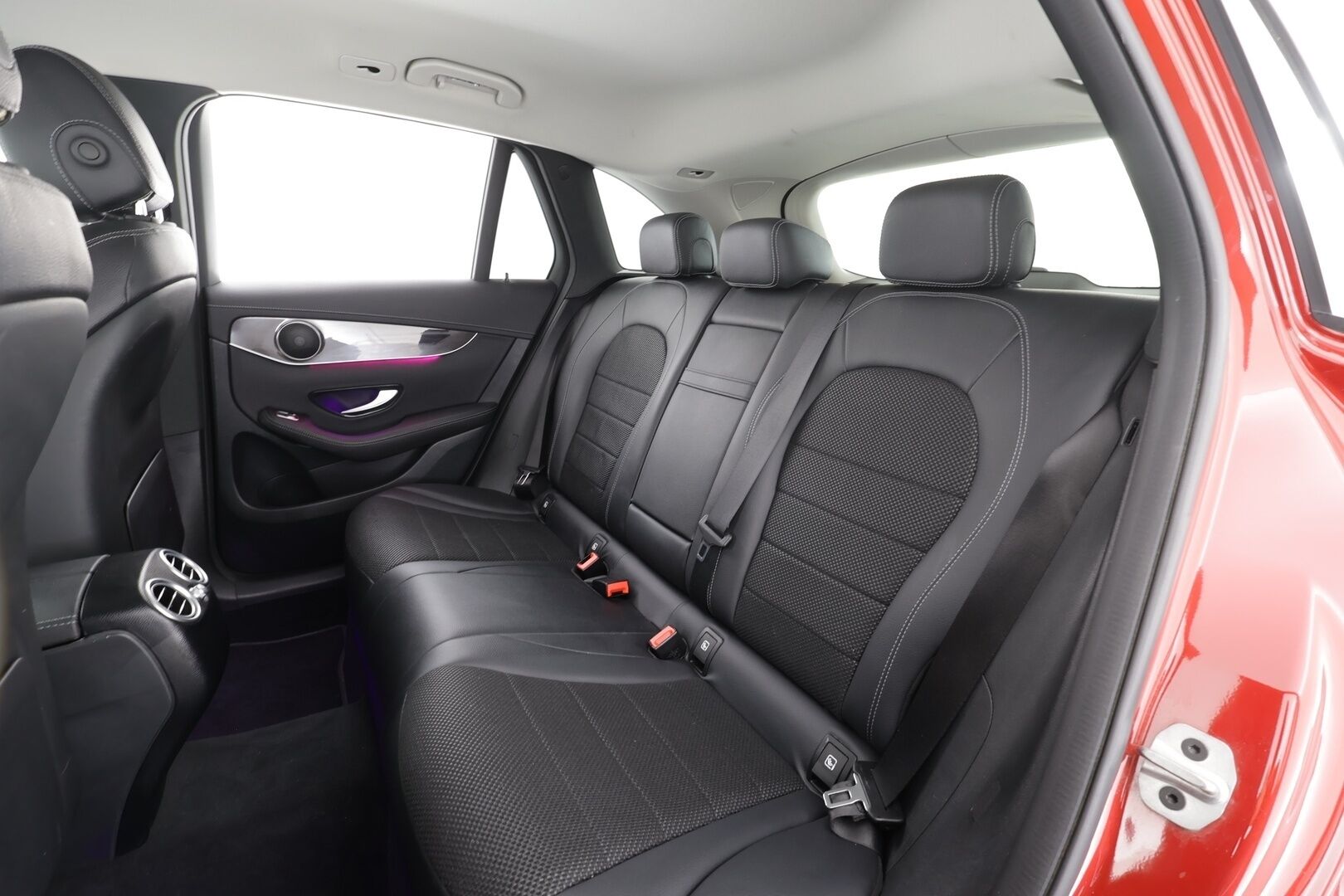 Mercedes-Benz GLC 2022 300 e 4MATIC A Business * Distronic Plus / Polttoainekäyttöinen lämmitin / LED / P.Kamera / Sporttipenkit / Navi * - 1.Om Suomi-auto / Kahdet renkaat / Koti & kauppalaturi