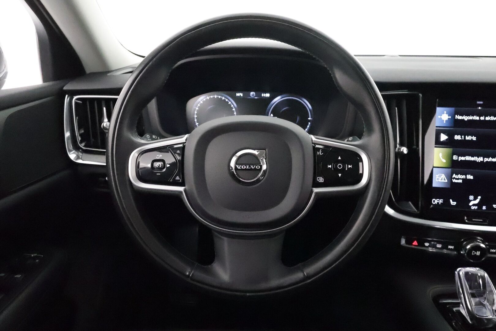 Volvo V60 2022 T6 AWD Long Range Inscription Edition aut **Adapt.Vakkari / P.Kamera / Koukku / LED-valot / Sporttipenkki Muistilla** - 3,99 % KORKOTARJOUS TÄHÄN AUTOON - Kaistavahti / Digimittaristo / KeylessGO / 2x Renkaat