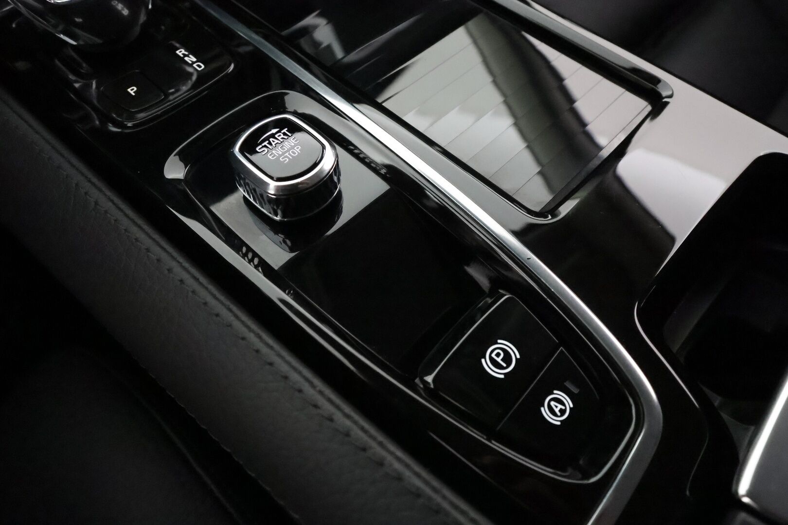 Volvo V60 2022 T6 AWD Long Range Inscription Edition aut **Adapt.Vakkari / P.Kamera / Koukku / LED-valot / Sporttipenkki Muistilla** - 3,99 % KORKOTARJOUS TÄHÄN AUTOON - Kaistavahti / Digimittaristo / KeylessGO / 2x Renkaat