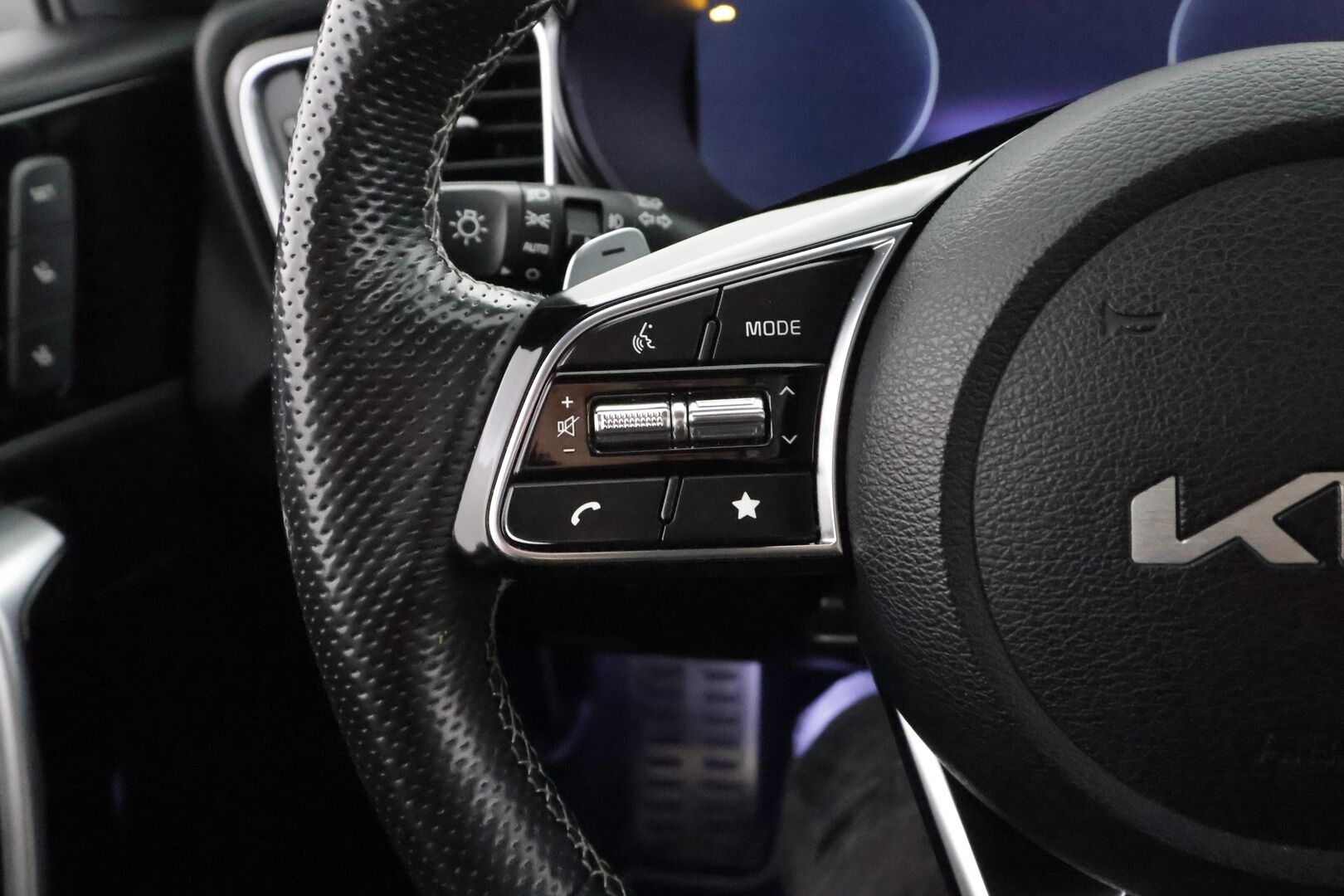Kia ProCeed 2022 1,5 T-GDI 160hv GT-Line DCT - | ACC | JBL | Panorama | Muistipenkki | Nahka-alcantara | P.kamera | LED | HDA | BSM | RCTA | Keyless | Sähk. takaluukku | Merkkihuollot | 