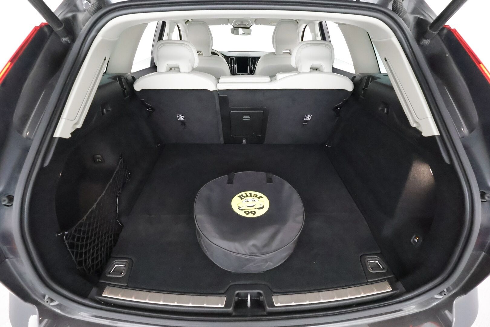 Volvo XC60 2022 T6 AWD Long Range Inscription Edition aut - 3,99 % KORKOTARJOUS TÄHÄN AUTOON - 1Om Suomiauto / Facelift / Harman&Kardon / Panorama / Adapt.Vakkari / 360-Kamera / Vaalea Nahkasisusta / Lämm.Tuulilasi / Isompi Range!