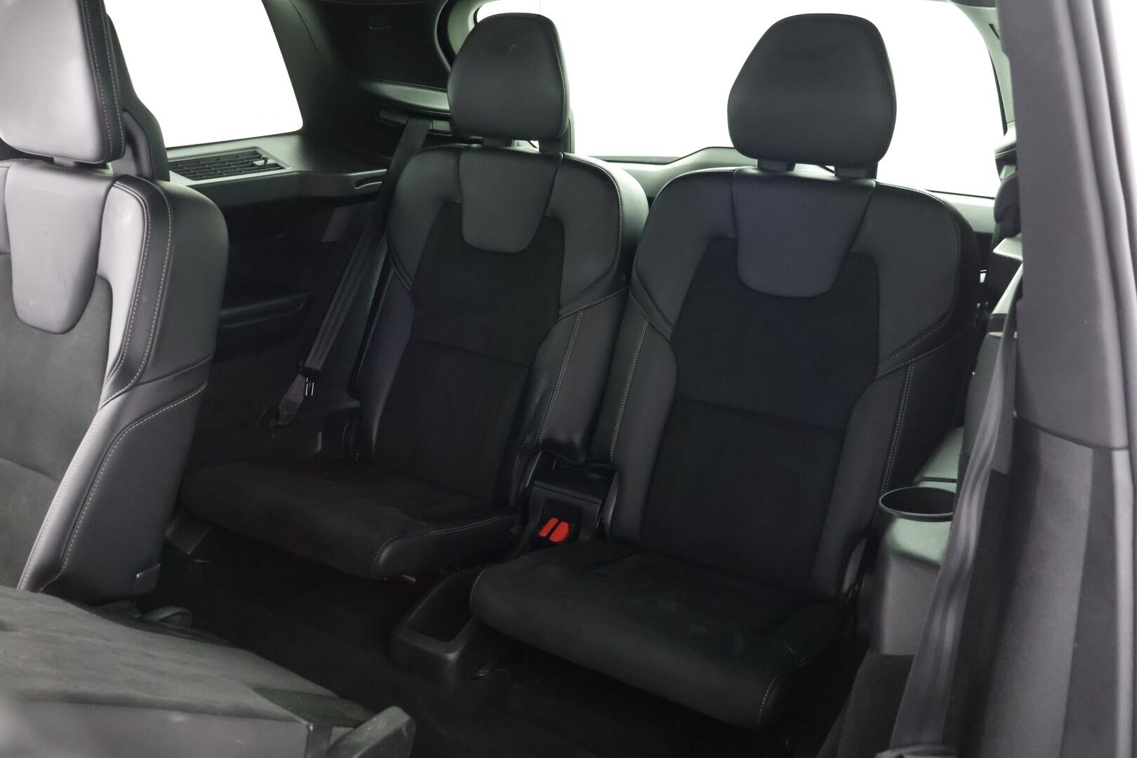 Volvo XC90 2022 T8 AWD Long Range High Performance R-Design aut / 1.OM / Suomi auto / 7p* - 2,99 % KORKOTARJOUS TÄHÄN AUTOON 14.9. ASTI! - Harman & Kardon / Webasto / Koukku / ACC / BLIS / Keyless Go / P-kamera / tutkat
