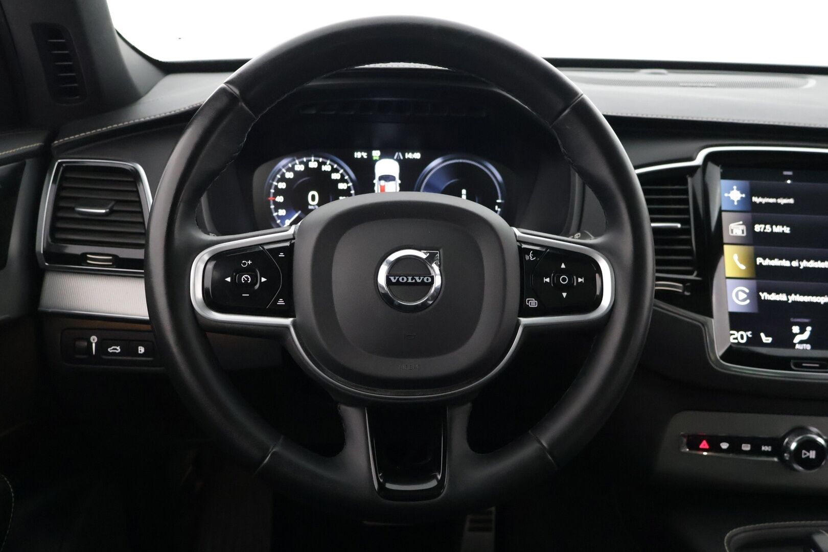 Volvo XC90 2022 T8 AWD Long Range High Performance R-Design aut / 1.OM / Suomi auto / 7p* - 2,99 % KORKOTARJOUS TÄHÄN AUTOON 14.9. ASTI! - Harman & Kardon / Webasto / Koukku / ACC / BLIS / Keyless Go / P-kamera / tutkat