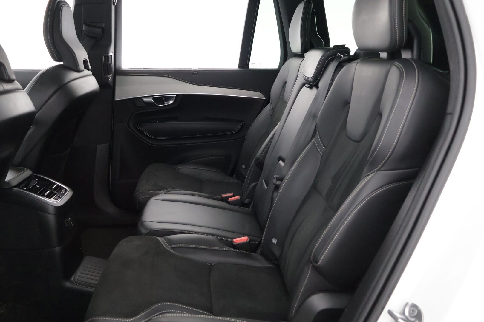 Volvo XC90 2022 T8 AWD Long Range High Performance R-Design aut / 1.OM / Suomi auto / 7p* - 2,99 % KORKOTARJOUS TÄHÄN AUTOON 14.9. ASTI! - Harman & Kardon / Webasto / Koukku / ACC / BLIS / Keyless Go / P-kamera / tutkat