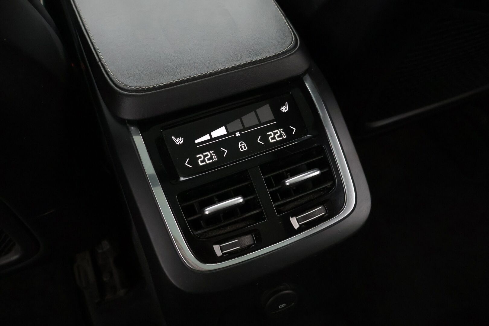 Volvo XC90 2022 T8 AWD Long Range High Performance R-Design aut / 1.OM / Suomi auto / 7p* - 2,99 % KORKOTARJOUS TÄHÄN AUTOON 14.9. ASTI! - Harman & Kardon / Webasto / Koukku / ACC / BLIS / Keyless Go / P-kamera / tutkat