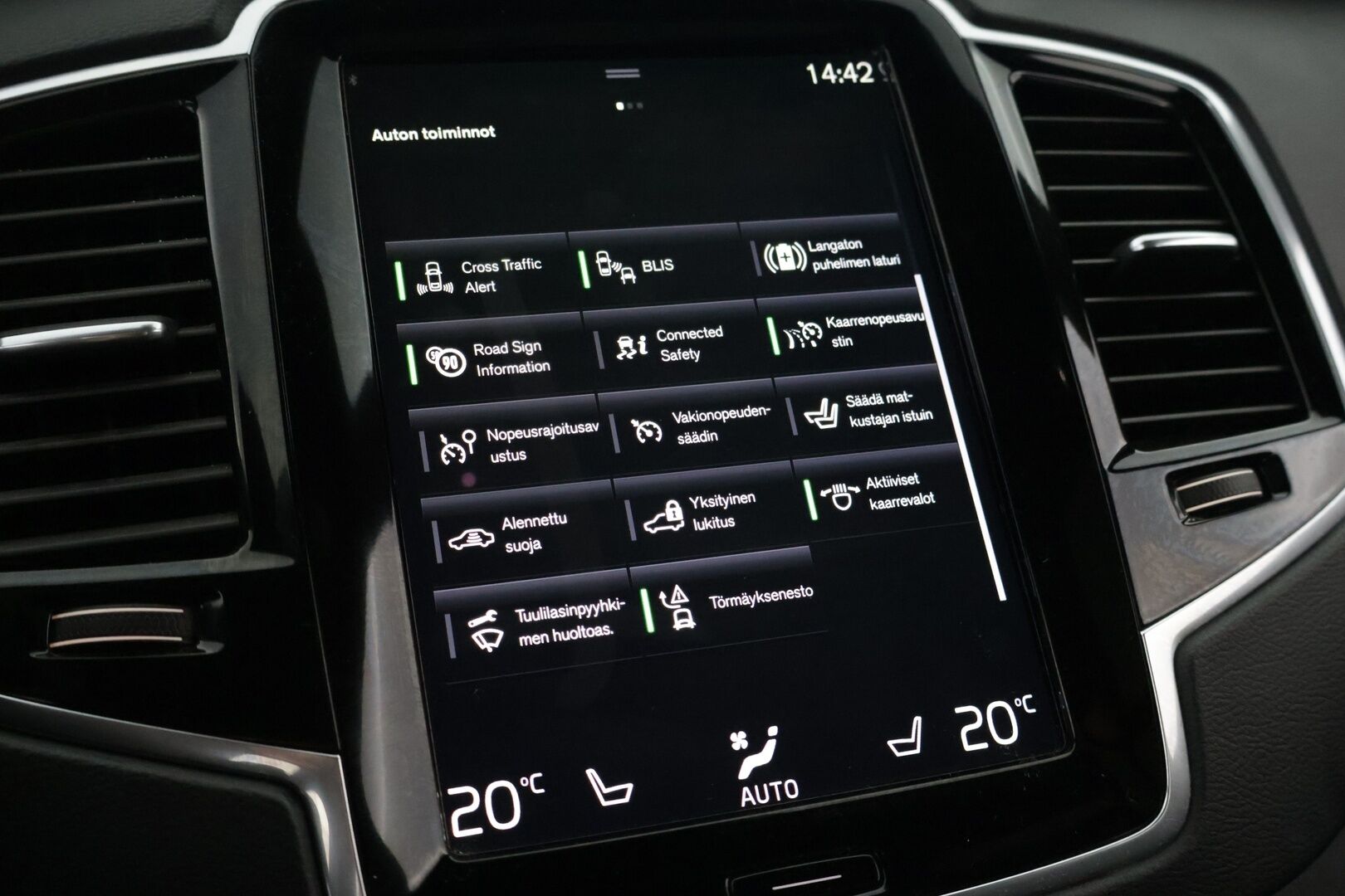 Volvo XC90 2022 T8 AWD Long Range High Performance R-Design aut / 1.OM / Suomi auto / 7p* - 2,99 % KORKOTARJOUS TÄHÄN AUTOON 14.9. ASTI! - Harman & Kardon / Webasto / Koukku / ACC / BLIS / Keyless Go / P-kamera / tutkat