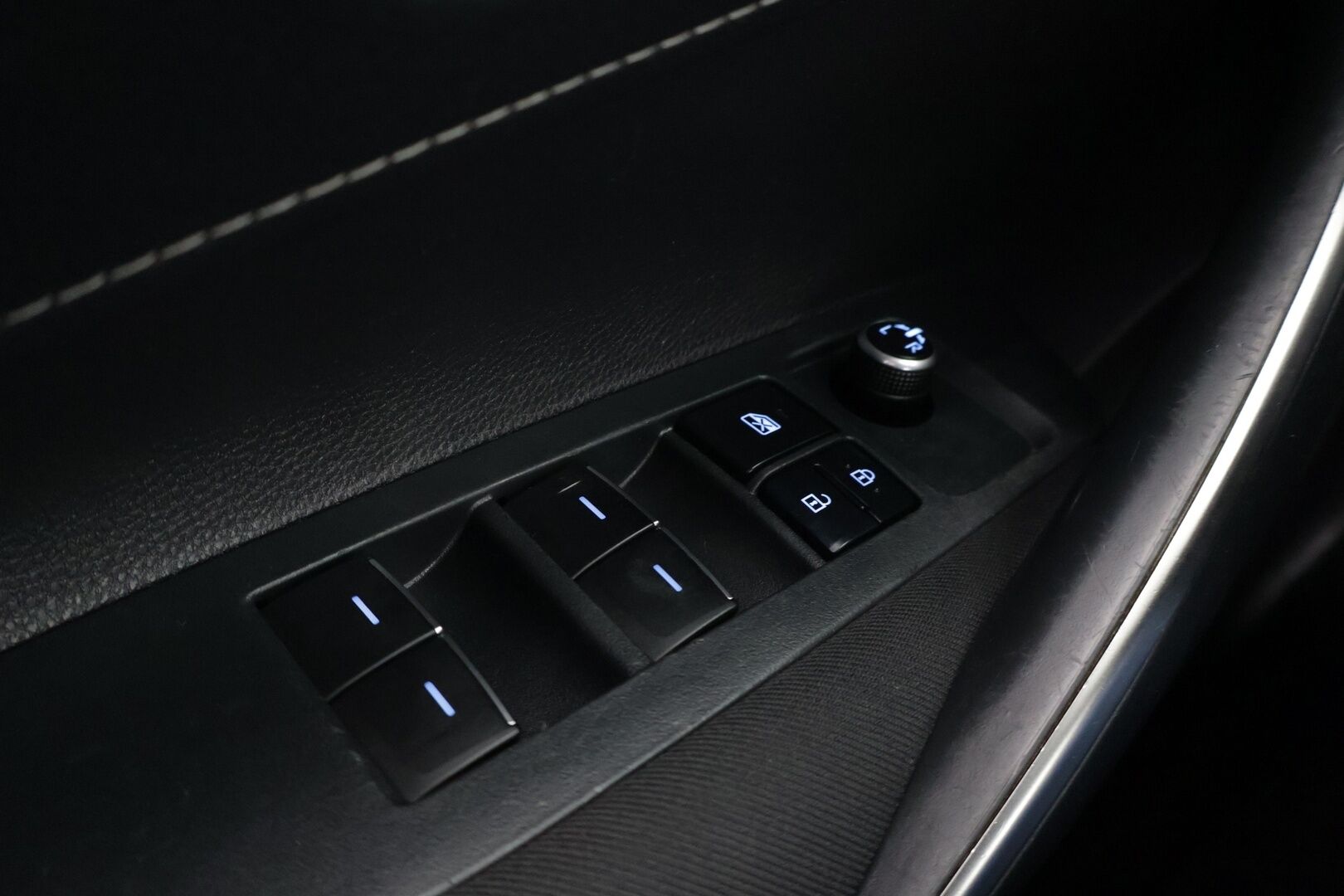 Toyota Corolla 2020 Touring Sports 1,8 Hybrid Active - ACC / P.kamera / Bluetooth / Kahdet renkaat