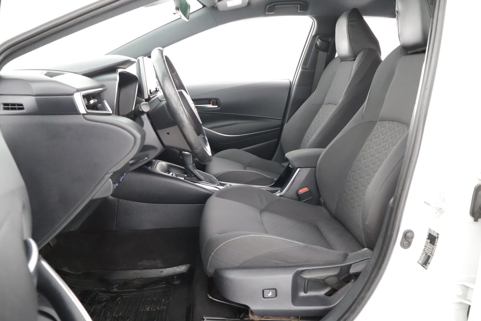 Toyota Corolla 2020 Touring Sports 1,8 Hybrid Active - ACC / P.kamera / Bluetooth / Kahdet renkaat