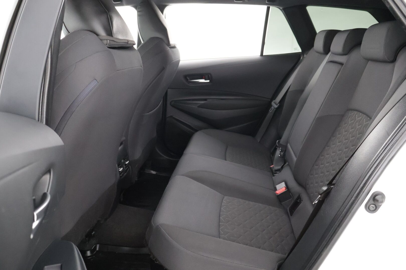 Toyota Corolla 2020 Touring Sports 1,8 Hybrid Active - ACC / P.kamera / Bluetooth / Kahdet renkaat