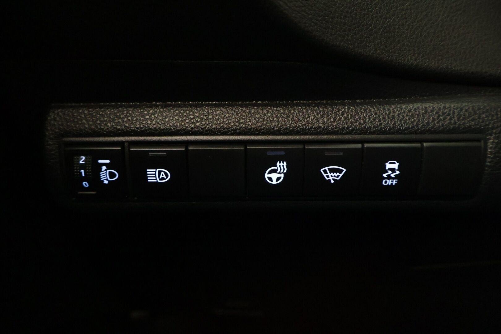 Toyota Corolla 2020 Touring Sports 1,8 Hybrid Active - ACC / P.kamera / Bluetooth / Kahdet renkaat