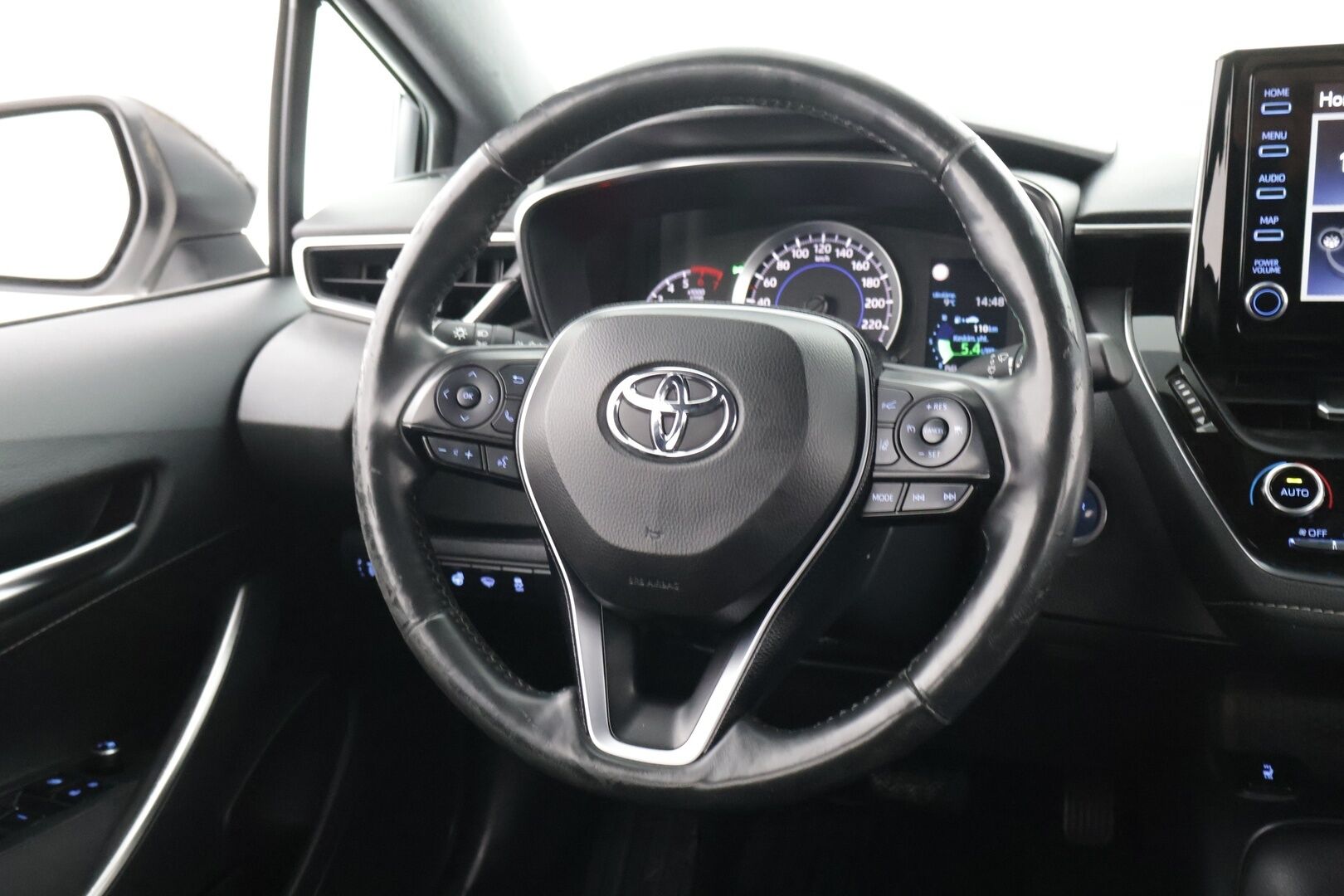 Toyota Corolla 2020 Touring Sports 1,8 Hybrid Active - ACC / P.kamera / Bluetooth / Kahdet renkaat