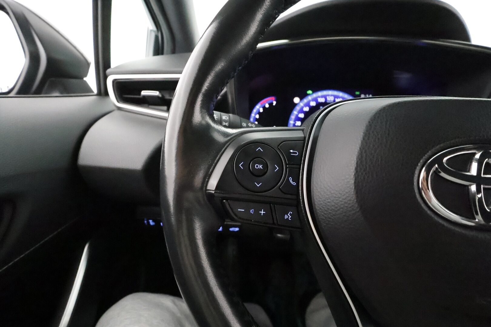 Toyota Corolla 2022 Touring Sports 1,8 Hybrid Active Business - 1Om Suomiauto / Adapt.Vakkari / Peruutuskamera / Vetokoukku / Adapt.LED / Apple&Android / Navi / Ratinlämmitys!