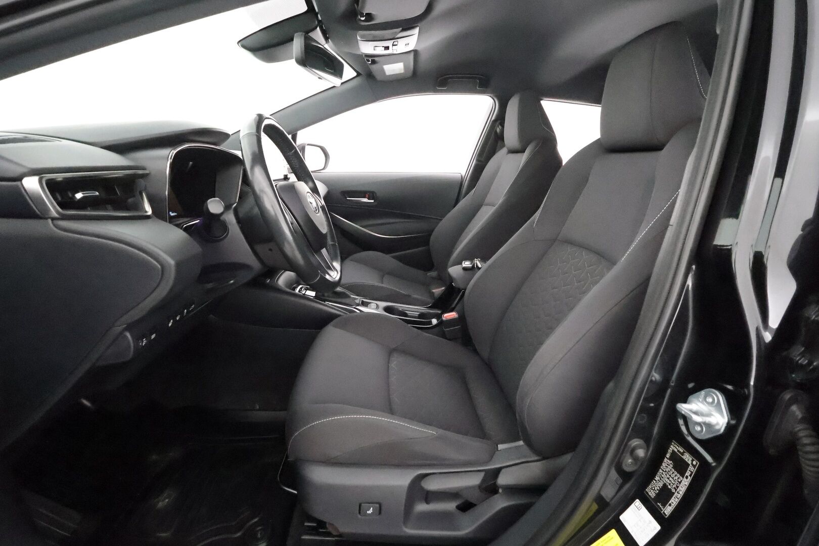 Toyota Corolla 2022 Touring Sports 1,8 Hybrid Active Business - 1Om Suomiauto / Adapt.Vakkari / Peruutuskamera / Vetokoukku / Adapt.LED / Apple&Android / Navi / Ratinlämmitys!