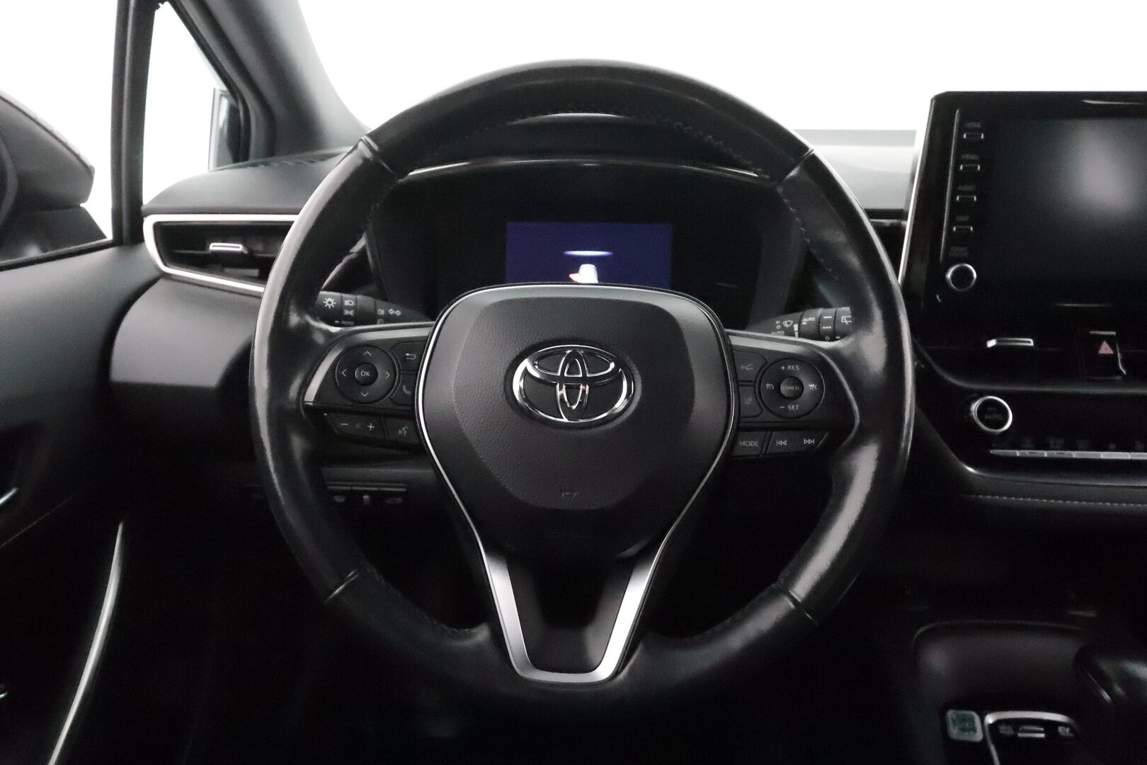 Toyota Corolla 2022 Touring Sports 1,8 Hybrid Active Business - 1Om Suomiauto / Adapt.Vakkari / Peruutuskamera / Vetokoukku / Adapt.LED / Apple&Android / Navi / Ratinlämmitys!
