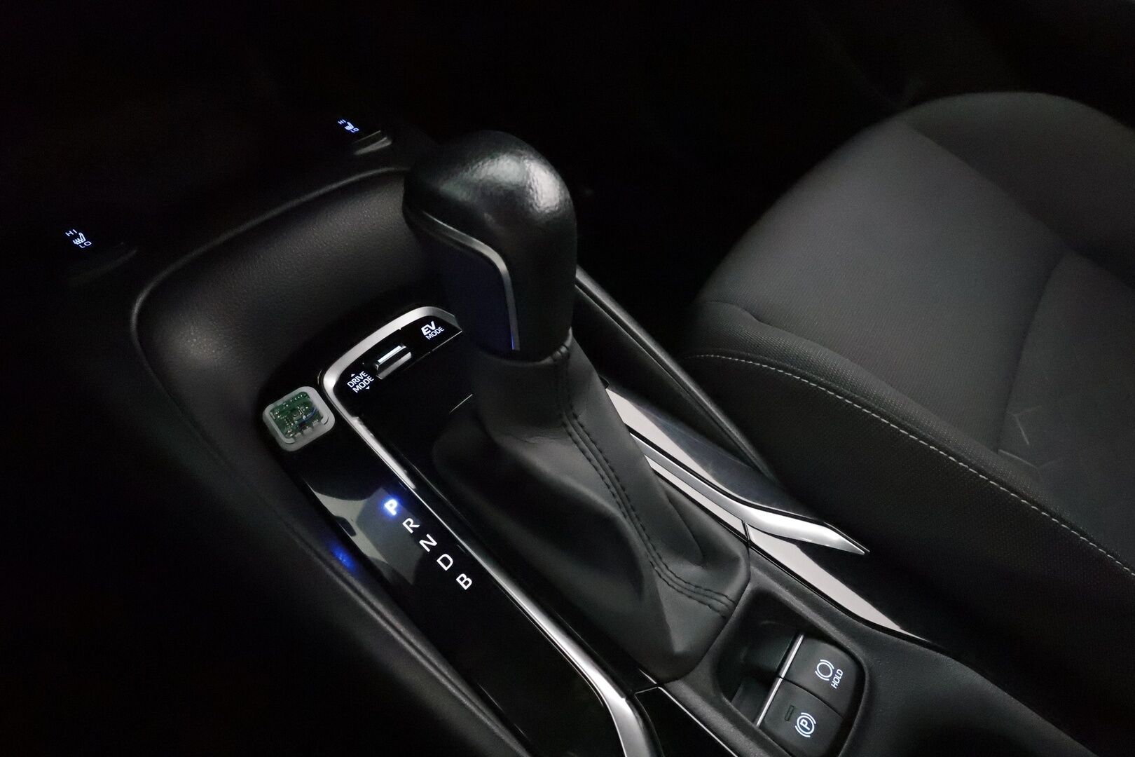 Toyota Corolla 2022 Touring Sports 1,8 Hybrid Active Business - 1Om Suomiauto / Adapt.Vakkari / Peruutuskamera / Vetokoukku / Adapt.LED / Apple&Android / Navi / Ratinlämmitys!