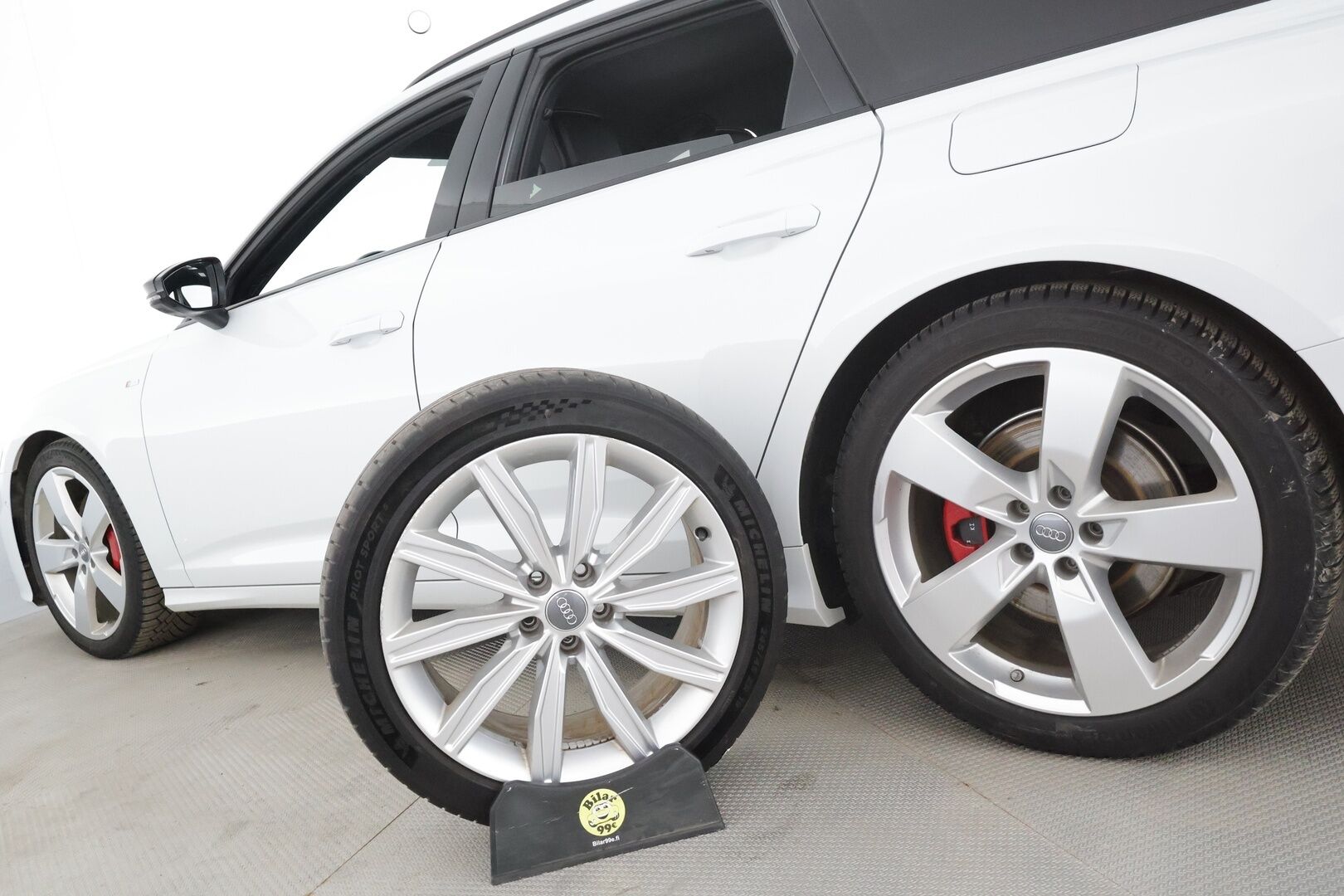 Audi A6 2020 Avant Business Sport 55 TFSI e quattro S tronic S-Line * ACC / 360° / Hierovat&ilmastoidut nahat / Matrix LED * - KeylessGo / Muistipenkit / Kahdet renkaat aluvanteilla / Huippuvarusteet