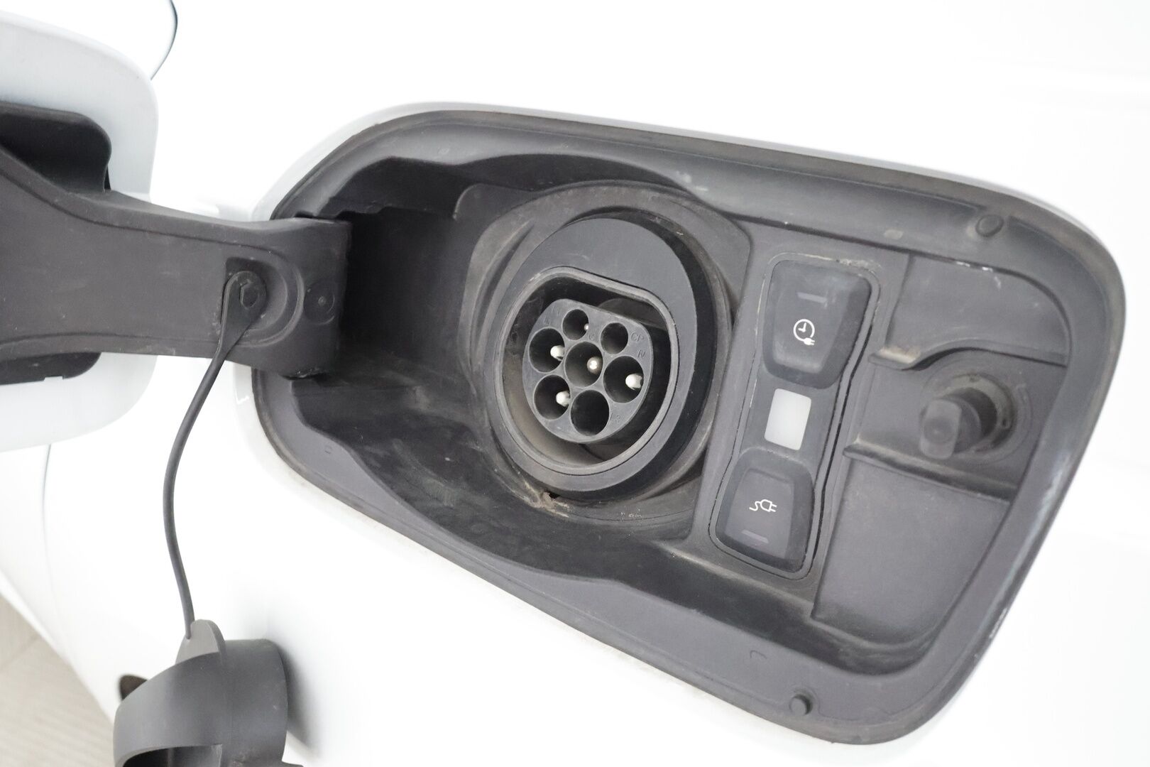 Audi A6 2020 Avant Business Sport 55 TFSI e quattro S tronic S-Line * ACC / 360° / Hierovat&ilmastoidut nahat / Matrix LED * - KeylessGo / Muistipenkit / Kahdet renkaat aluvanteilla / Huippuvarusteet