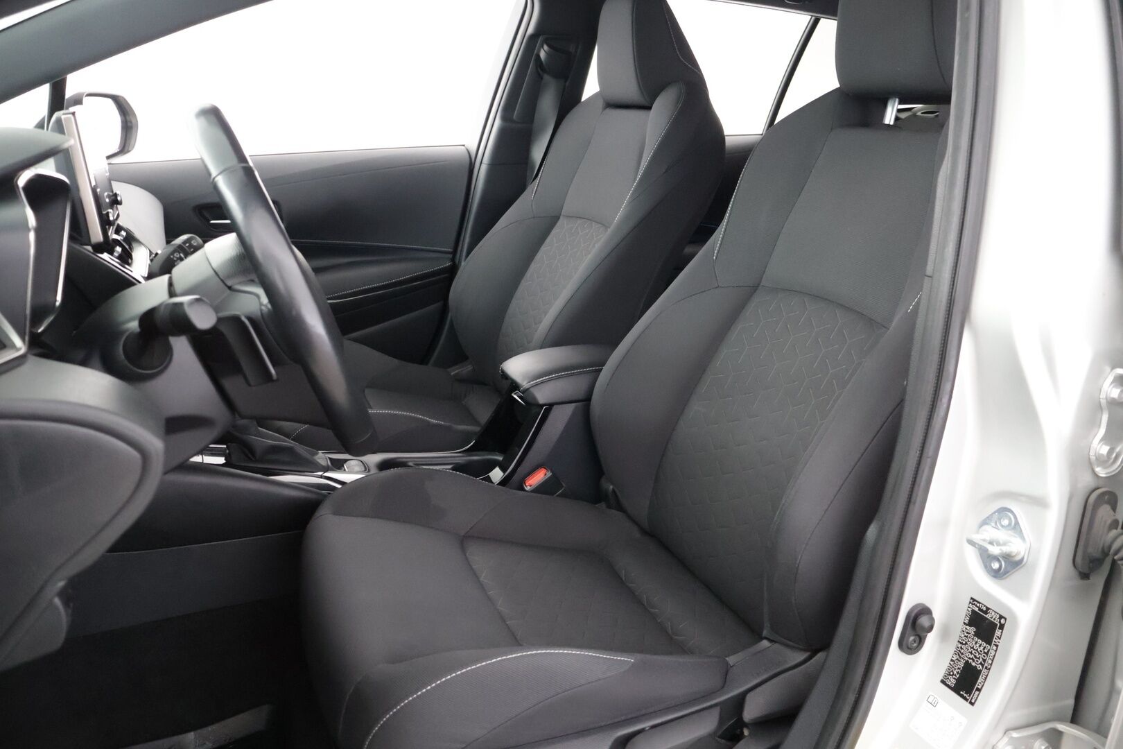 Toyota Corolla 2021 Touring Sports 2,0 Hybrid Active Business - 2.0 Hybrid | ACC | Sähköluukku | Keyless | Bi-LED | Navi | P.Kamera | P.Tutkat | Lämmitettävä ratti | Penkinlämmittimet | 2-alueilmastointi | Suomi-auto | Merkkihuollettu
