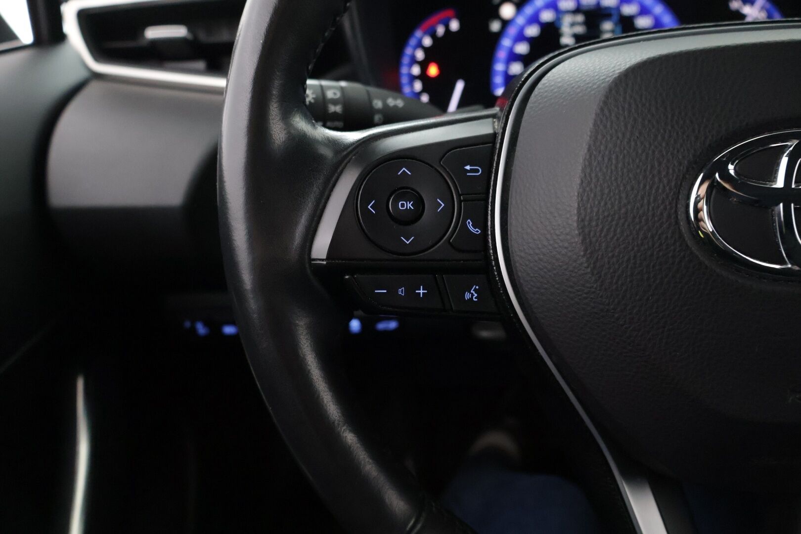 Toyota Corolla 2021 Touring Sports 2,0 Hybrid Active Business - 2.0 Hybrid | ACC | Sähköluukku | Keyless | Bi-LED | Navi | P.Kamera | P.Tutkat | Lämmitettävä ratti | Penkinlämmittimet | 2-alueilmastointi | Suomi-auto | Merkkihuollettu