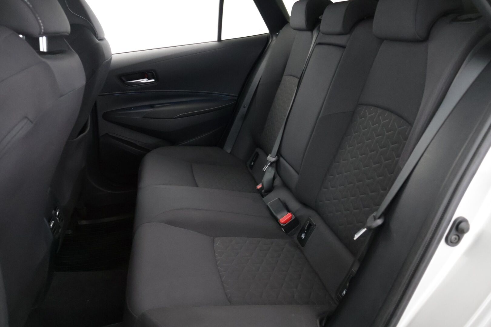 Toyota Corolla 2021 Touring Sports 2,0 Hybrid Active Business - 2.0 Hybrid | ACC | Sähköluukku | Keyless | Bi-LED | Navi | P.Kamera | P.Tutkat | Lämmitettävä ratti | Penkinlämmittimet | 2-alueilmastointi | Suomi-auto | Merkkihuollettu