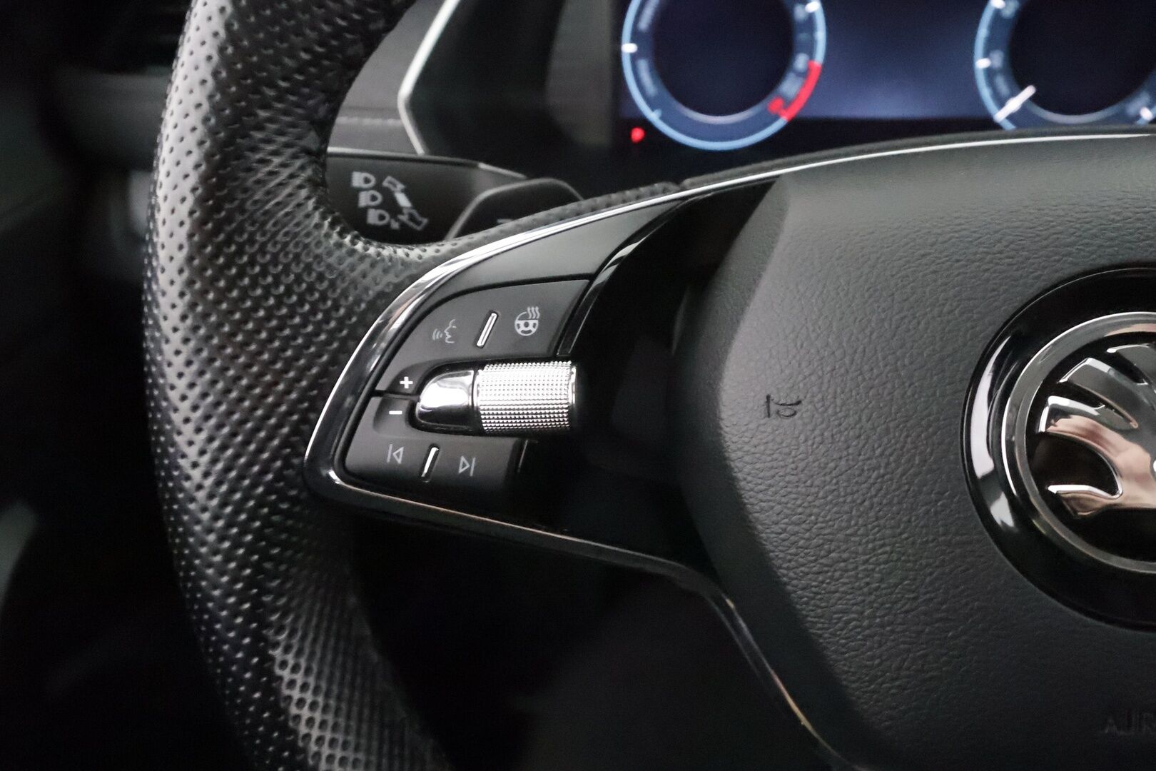 Skoda Octavia 2022 Combi 1.4 TSI PHEV Style iV DSG  * ACC / Webasto / Koukku / Matrix-LED / P.Kamera / Apple&Android * - 1.Om Suomi-auto / Merkkihuollettu / 2xLataus / Kahdet renkaat